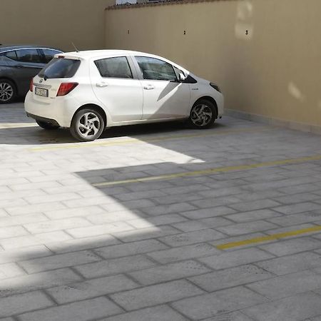 Simply The Best - Apartment And Parking Space By Balsamotto Palermo Bagian luar foto