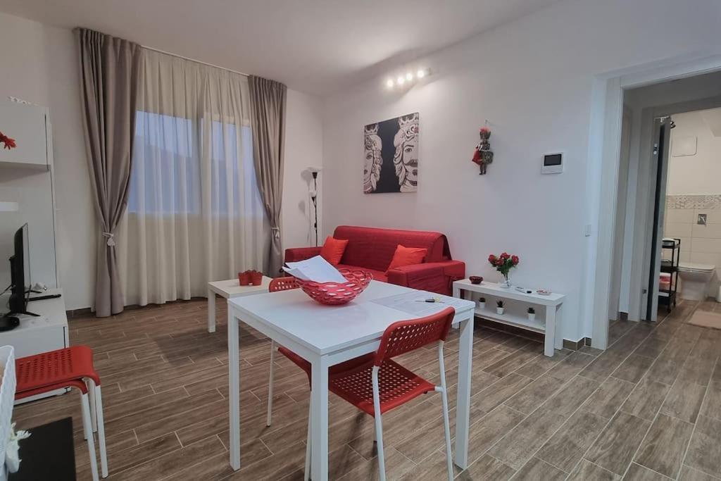 Simply The Best - Apartment And Parking Space By Balsamotto Palermo Bagian luar foto